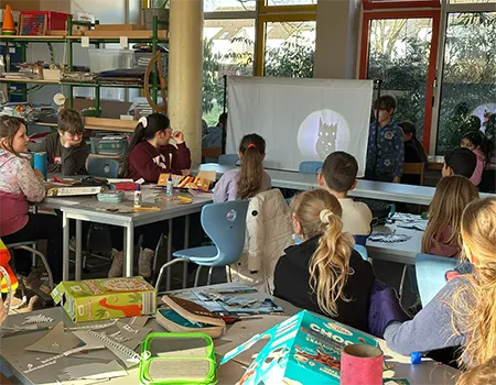 Schattentheater der Klasse 2a an der Emil von Behring Schule